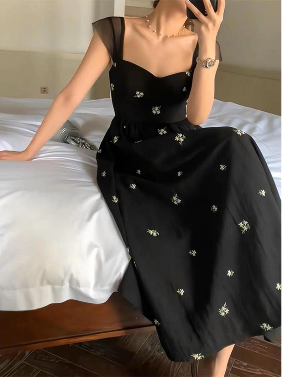Mikayla Floral Dress In Black