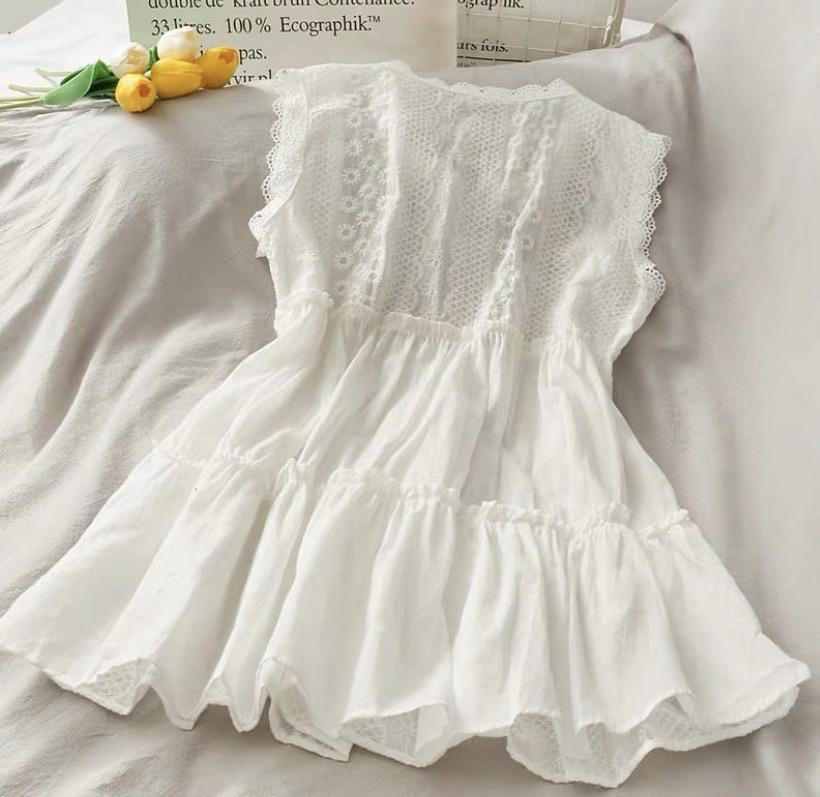Kylie Embroidered Blouse in White