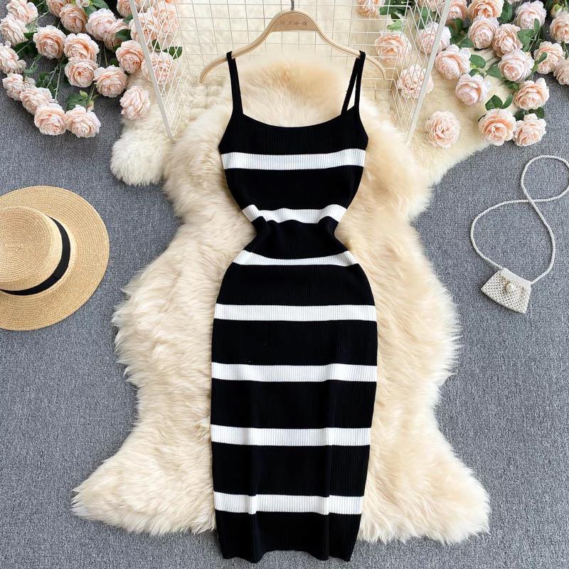 Holic Dress and Cape In Black