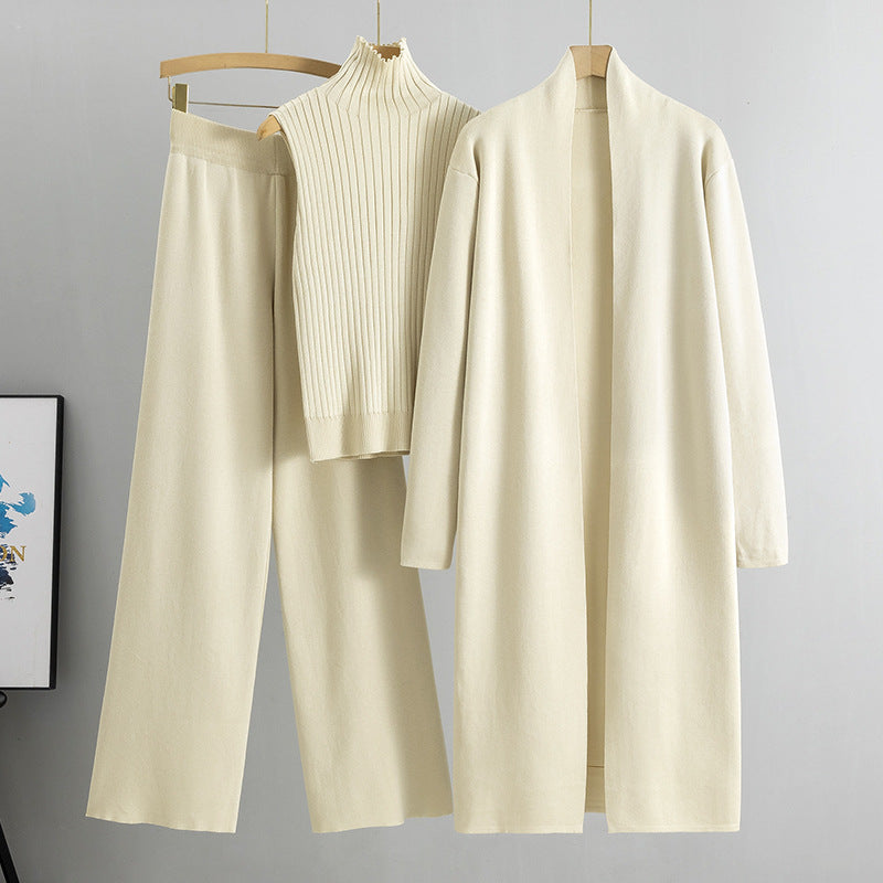 Aubrey Luxe Winter Coord Set with Cape In Pink
