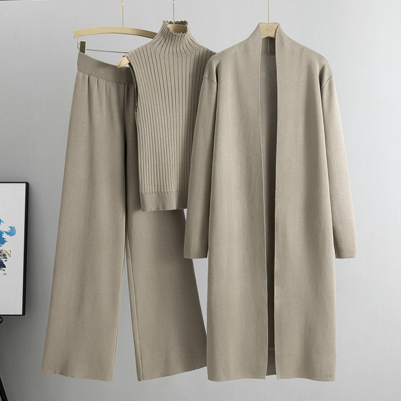 Aubrey Luxe Winter Coord Set with Cape In Pink