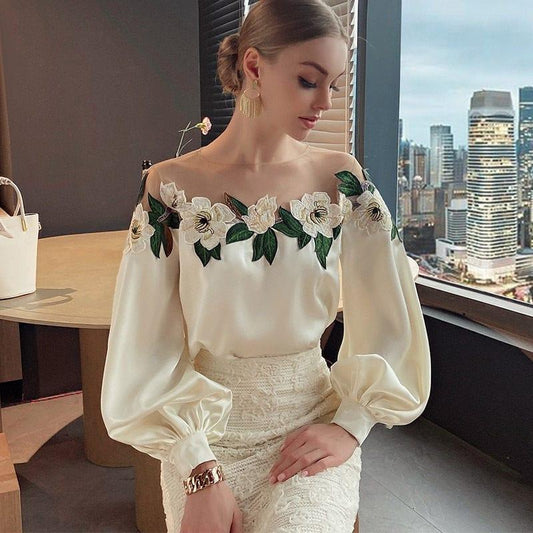 Azalea Floral Statement Top In Off-White