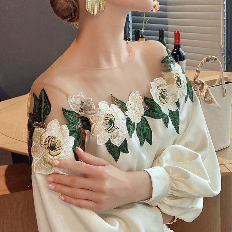 Azalea Floral Statement Top In Off-White