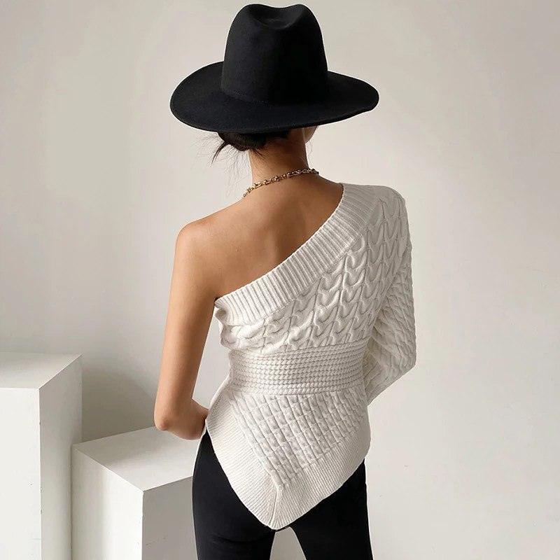 Clepa One shoulder sweater In White