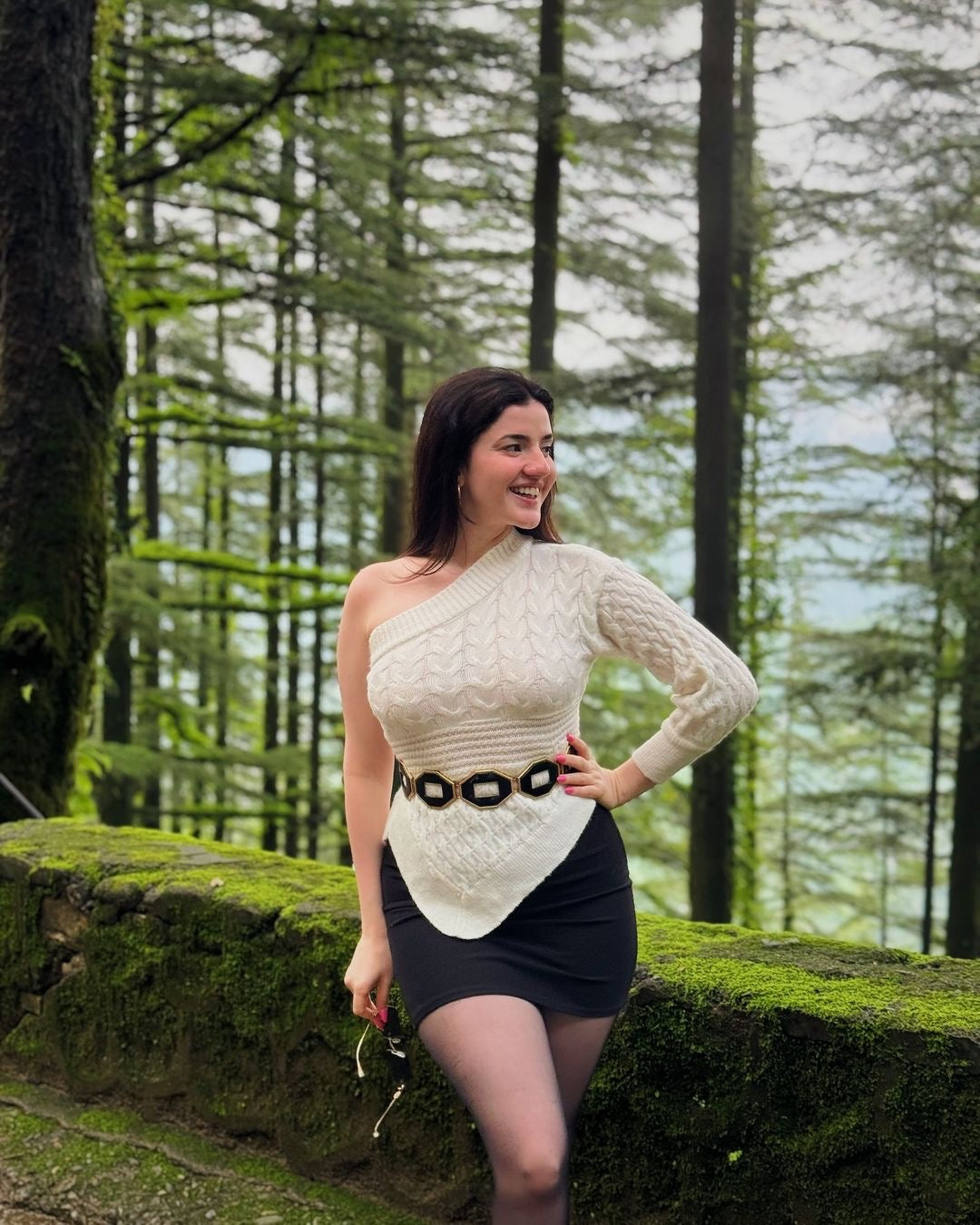 Clepa One shoulder sweater In White