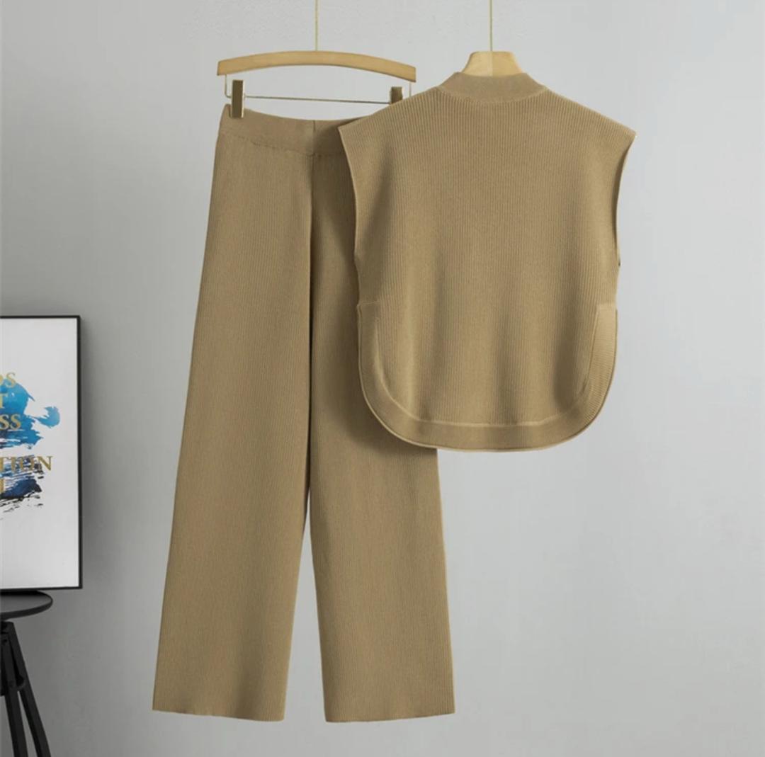 Addison Ribbed Coord Set In Brown