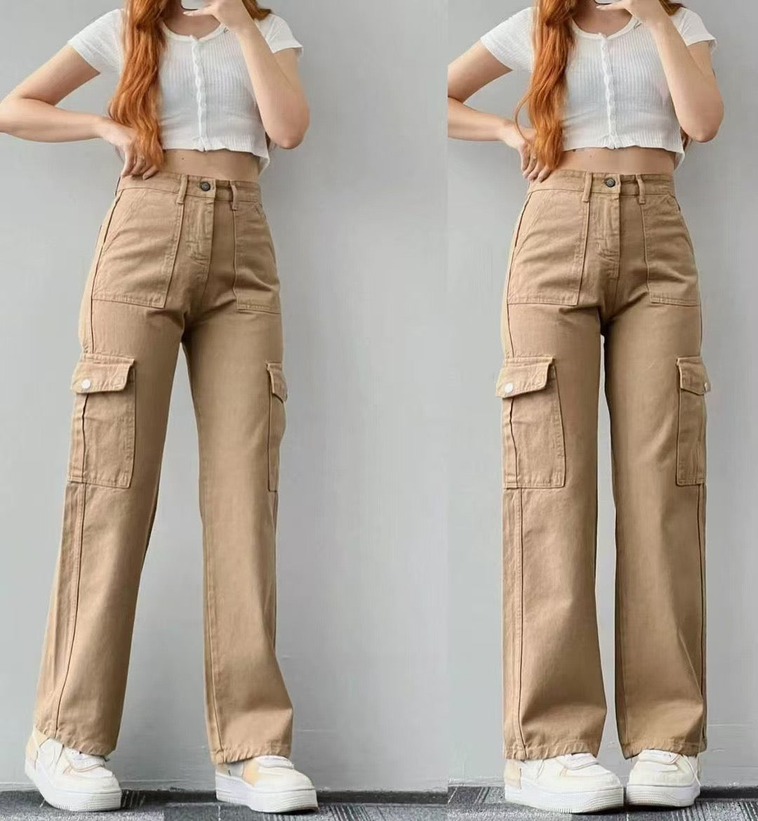 Roderno Cargo Statement Pants In Light Brown