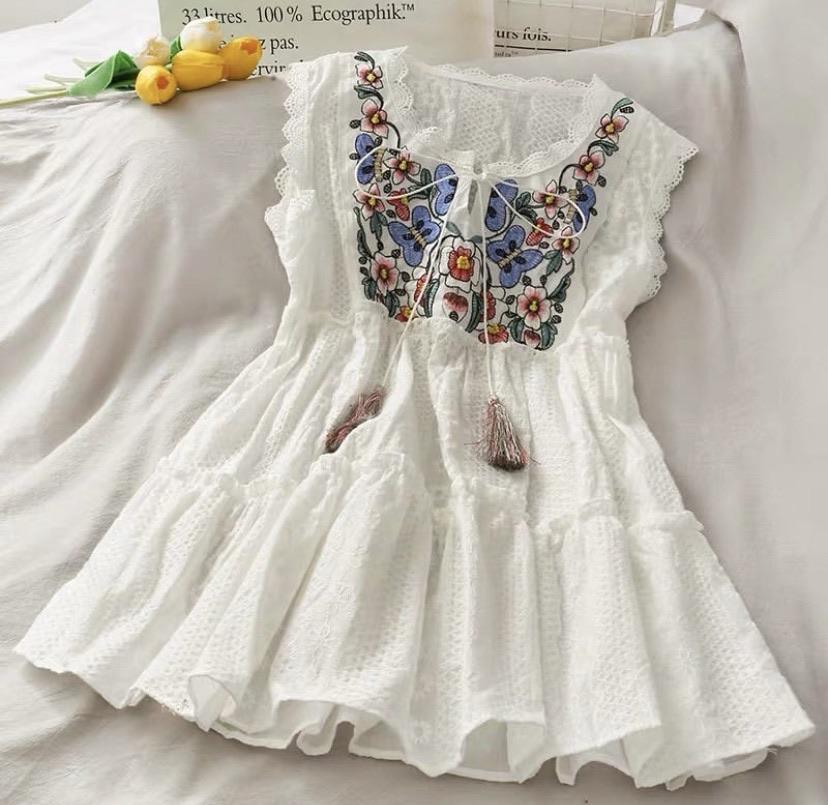 Kylie Embroidered Blouse in White