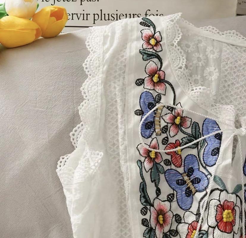 Kylie Embroidered Blouse in White