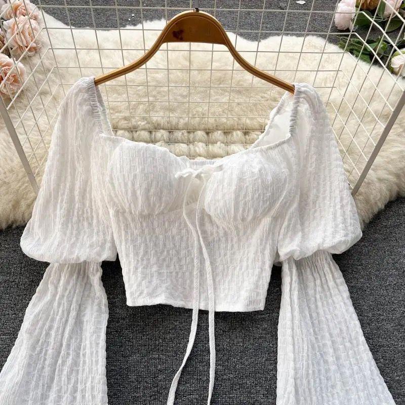 Lyra Statement Top