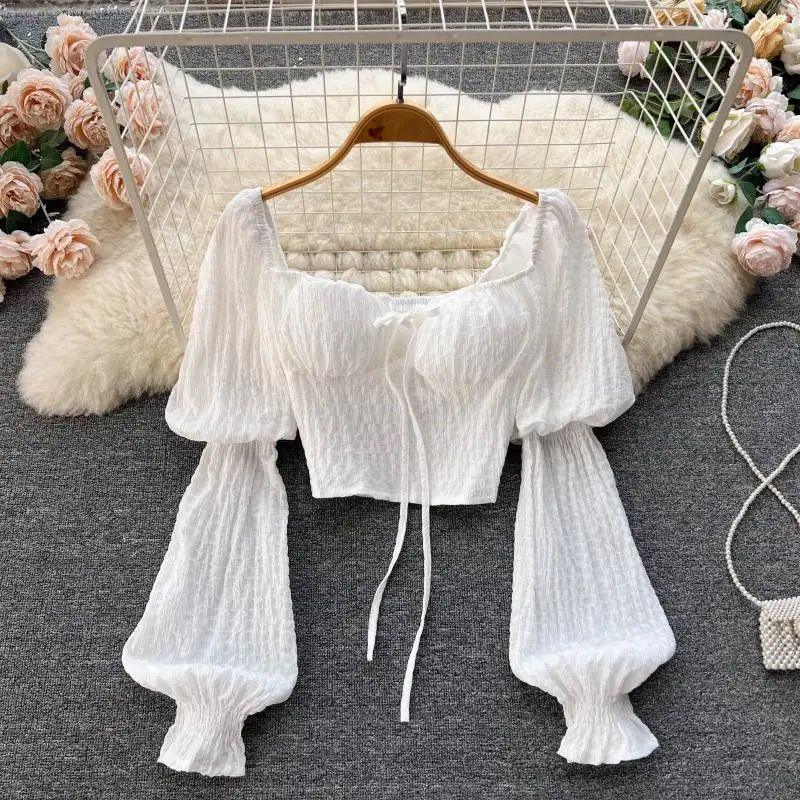 Lyra Statement Top