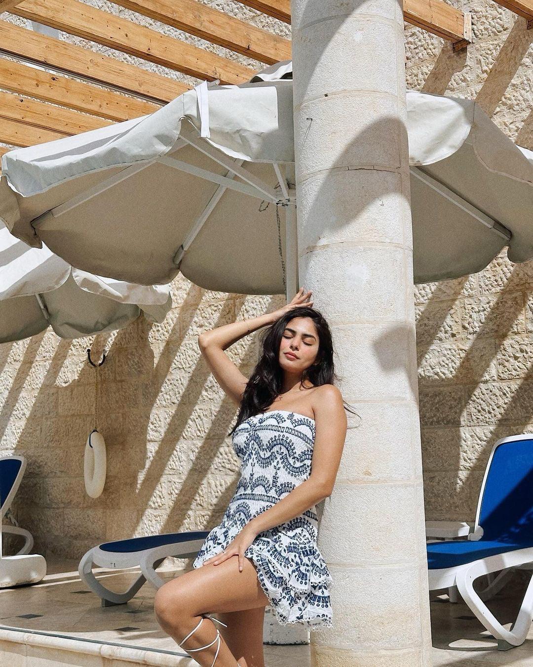 Otranto Luxe Summer Dress In White