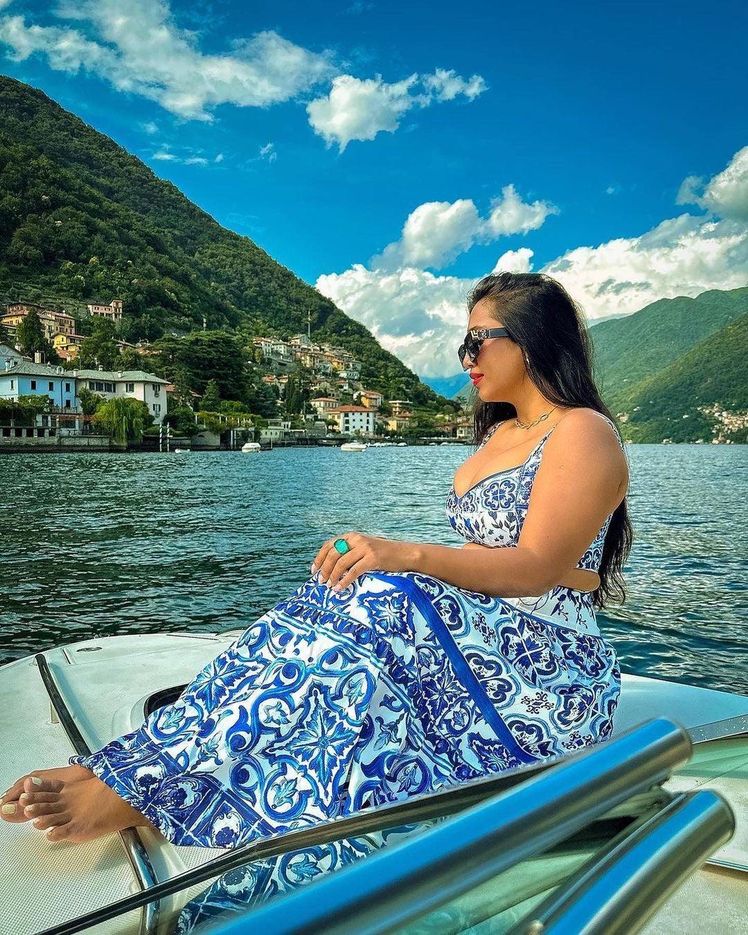 Suzie Porcelain Print Luxury Coord Set In Blue