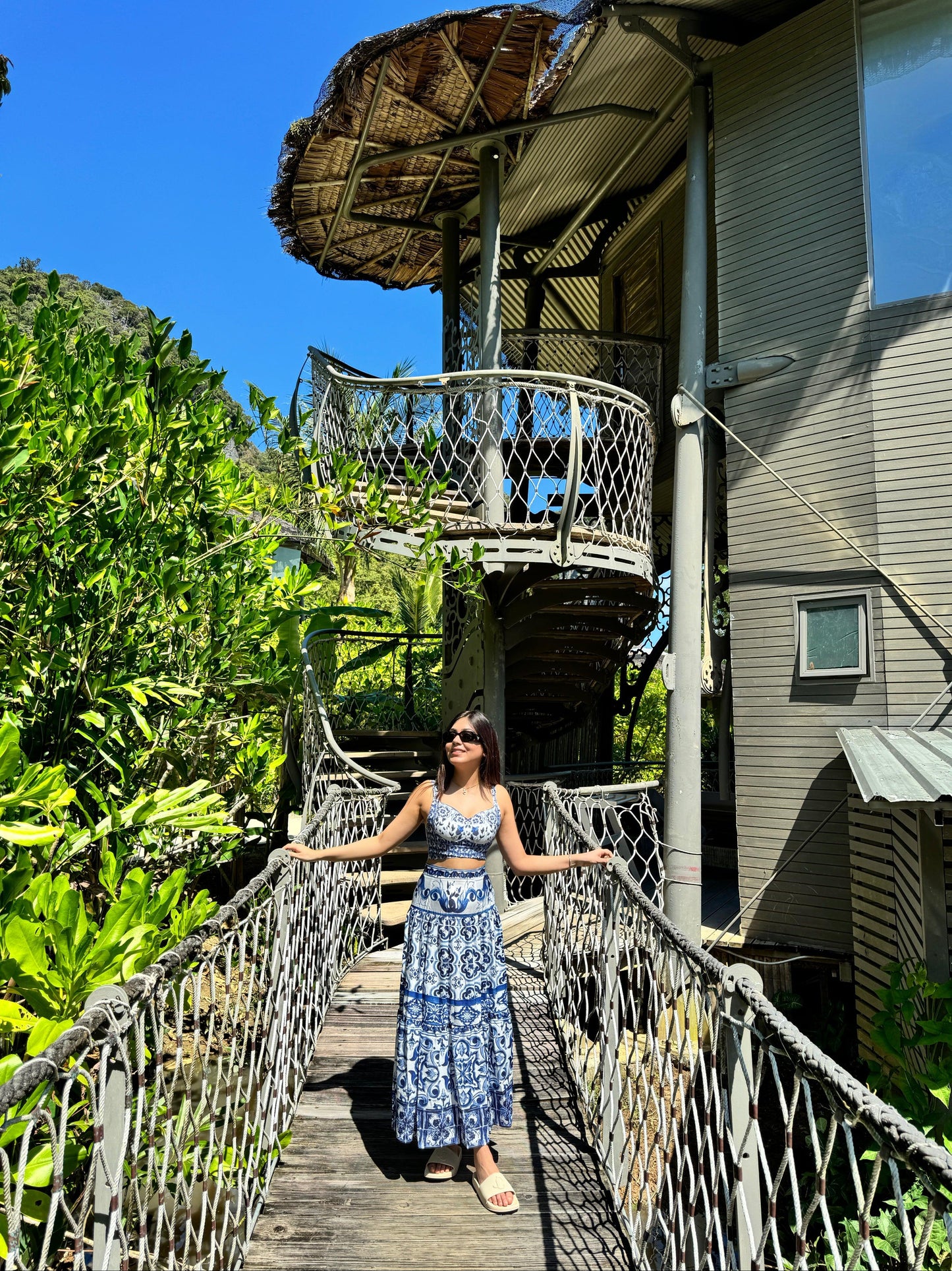 Suzie Porcelain Print Luxury Coord Set In Blue