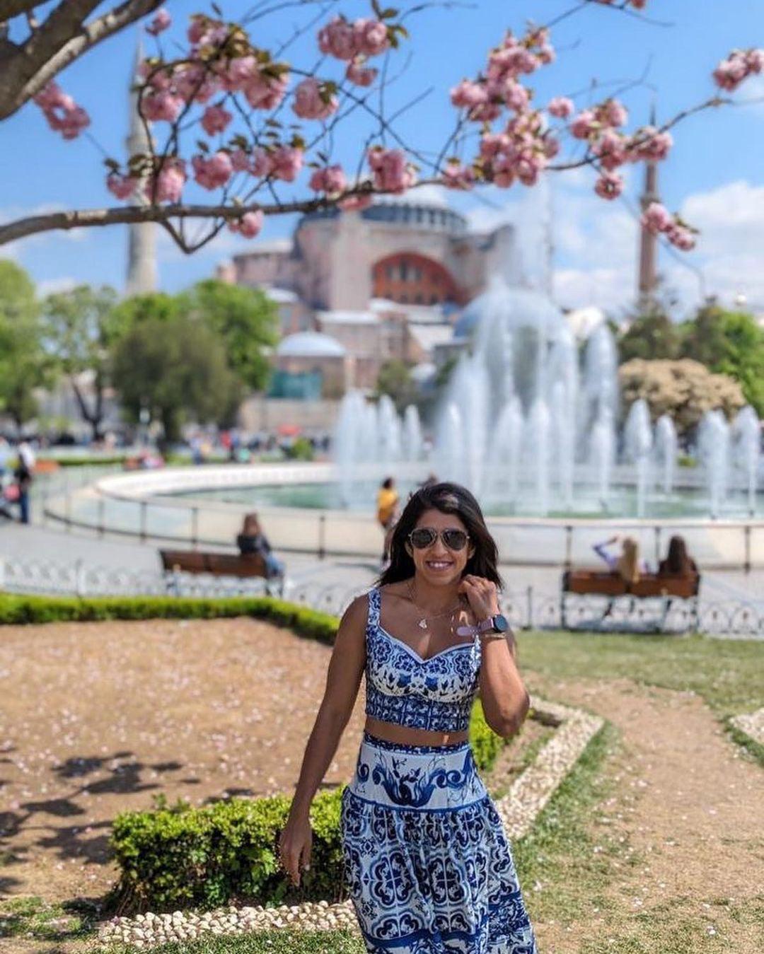 Suzie Porcelain Print Luxury Coord Set In Blue