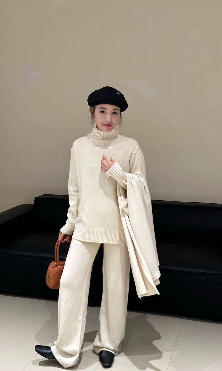 Ruby Luxe Coord with Scarf