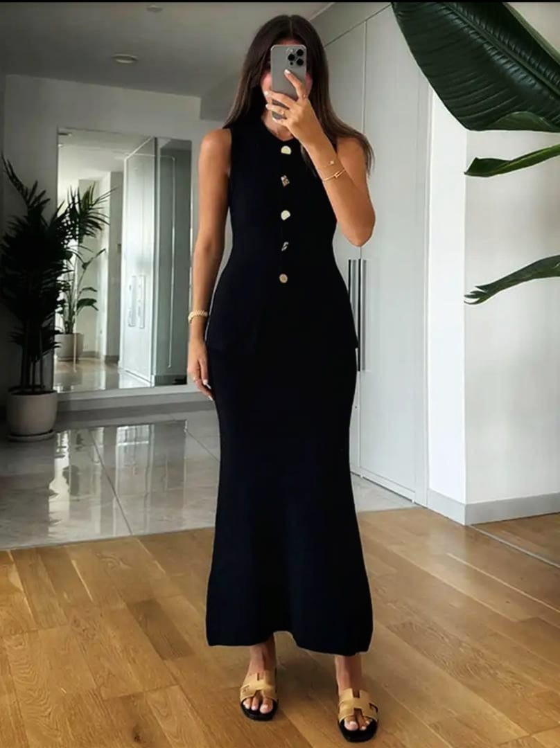 Reeny Luxe Soft Knit Coord Set -Set Of Skirt And Top In Black