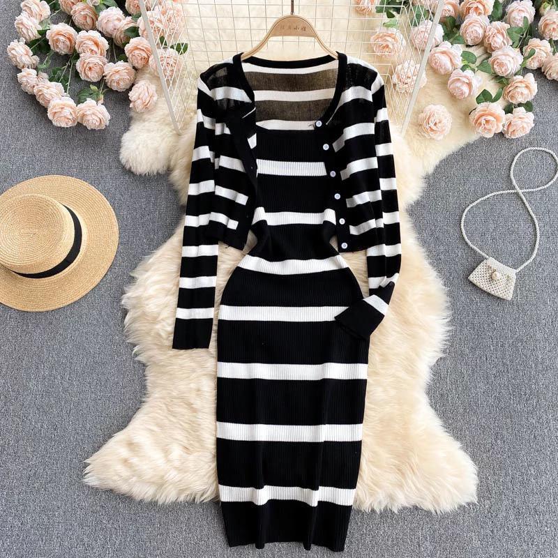 Holic Dress and Cape In Black